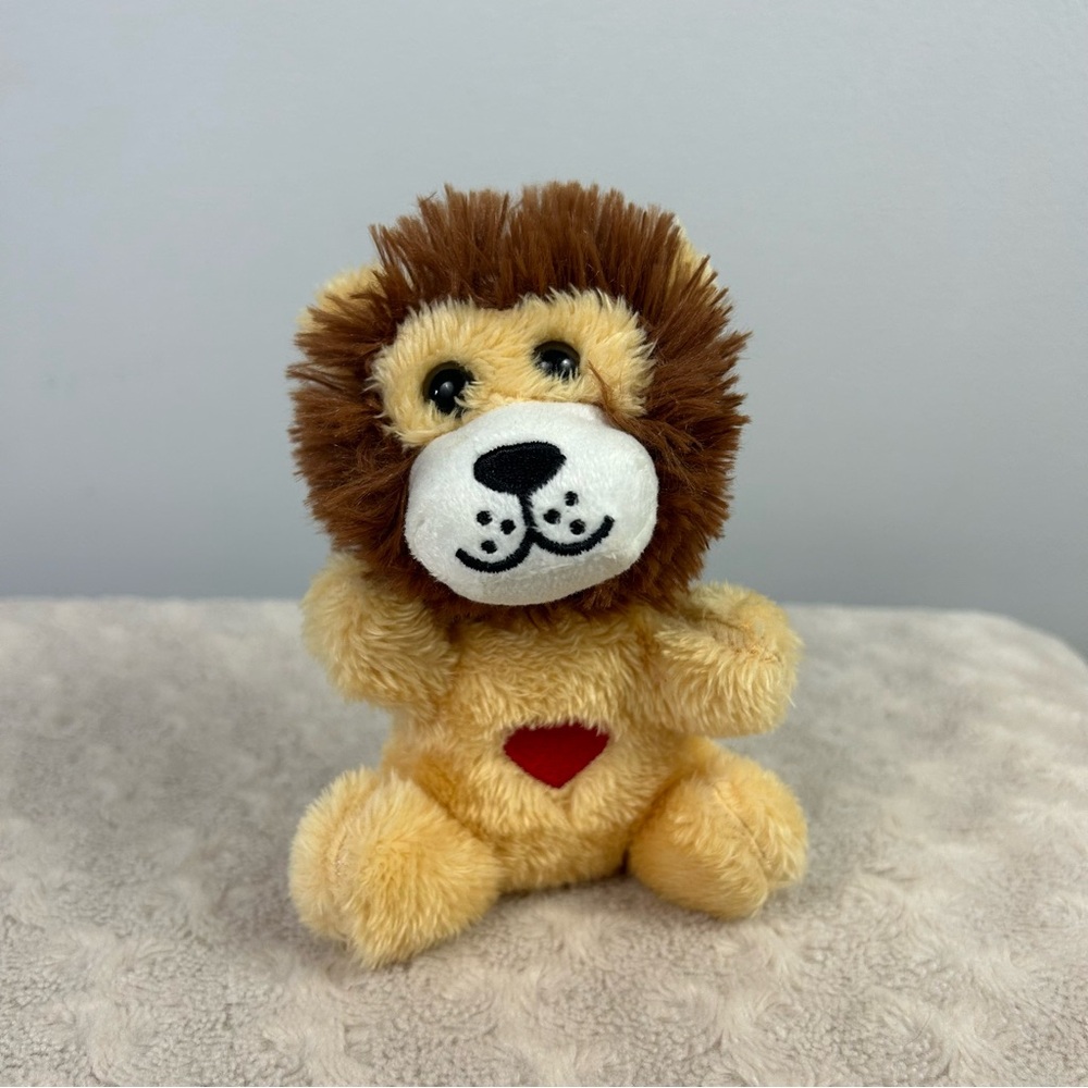 Tom's Toys Lion Plush Stuffed Animal Tan Brown White Red Heart Small Mini 5.5"